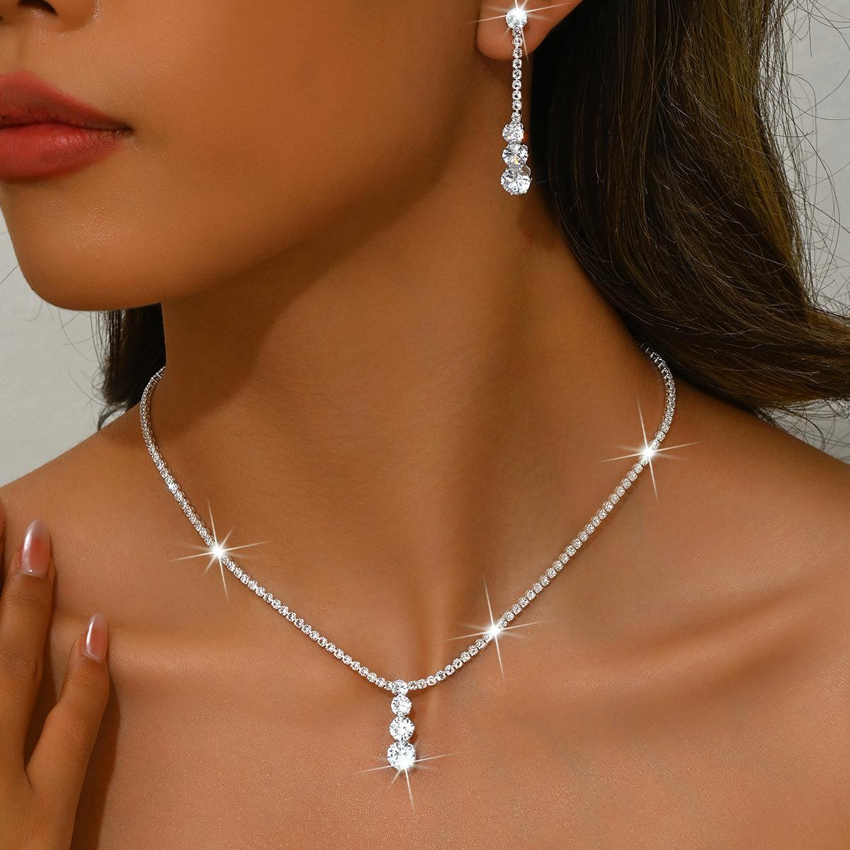 

Элегантный комплект свадебных украшений: Серьги, Ожерелье и Браслет с Различными Вариантами