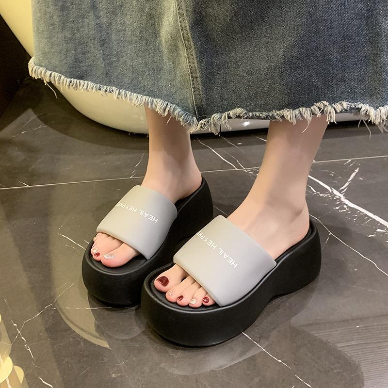 

European 2025 summer new fashion outer wear one-word slippers women s height increase fashion small cool slippers 40