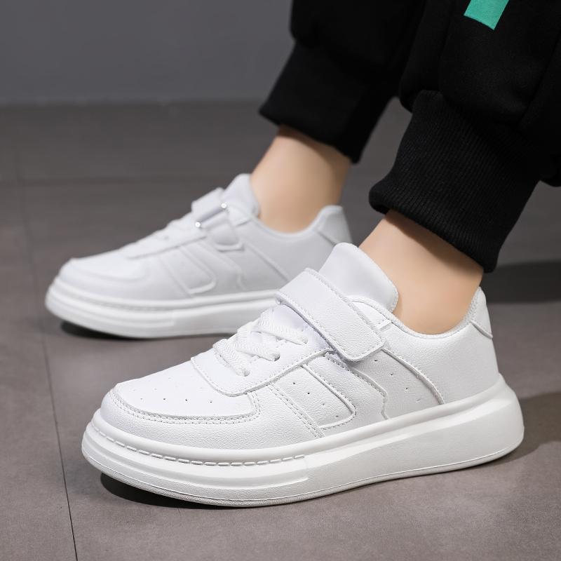 Kinder Vier Jahreszeiten Low Top Atmungsaktive Skateboardschuhe Kinder Studenten Trendige Lauf-Sportarten Jungen und Mädchen Bequeme Turnschuhe für die Halle