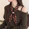 Damen Schal Imitation Perlen Schnalle Einteiliges Design Schal Leicht Chiffon Satin Französisch Retro Schwarz Weiß Gepunktet Nackenkragen