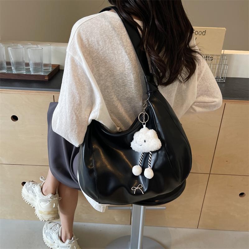 Summer New Large Capacity Underarm Shoulder Bag Crossbody Bag Women's Fashion Backpack Comes with a Small Doll as a Gift