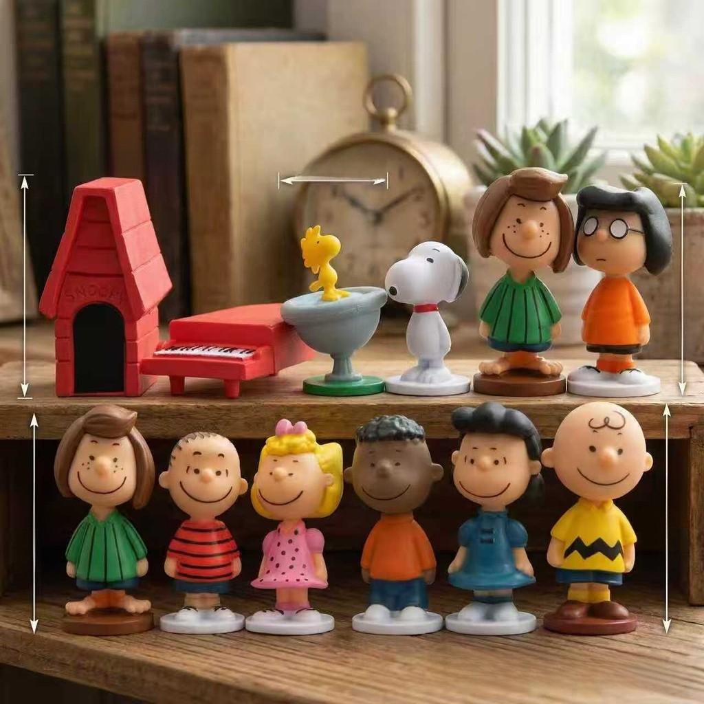 Snoopy Cartoon Pvc Figurine Set For Kids Playroom Decor And Emotional Development Toys