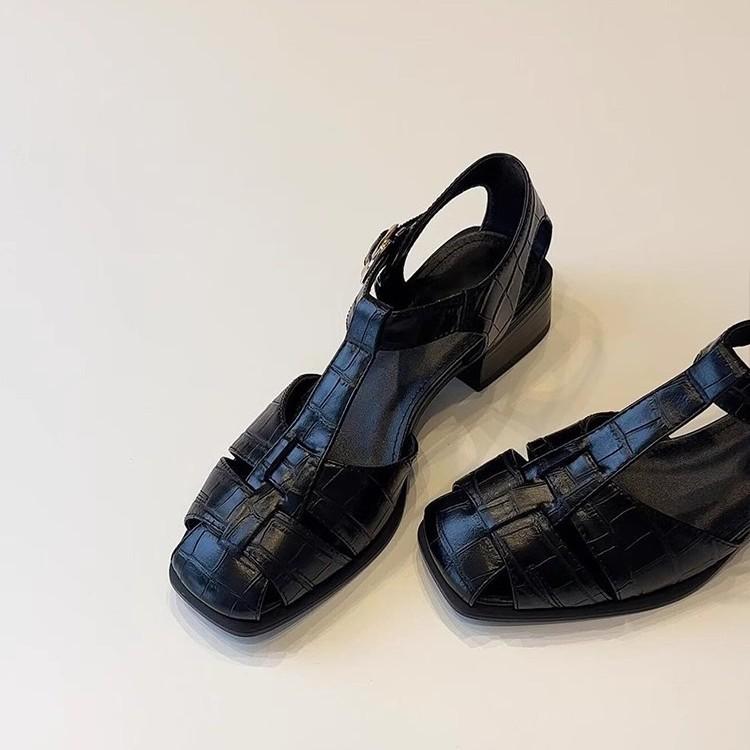 Spot version~ French casual woven hollow soft leather sandals women's retro thick heel pig cage shoes vacation style Roman shoes
