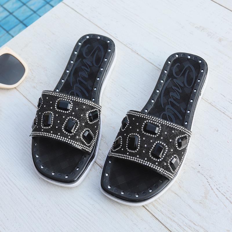 Fashion Flat Summer Fashion Slippers for Women 2025 Luxury Rhinestone Platform Sandals Wearing Flat Beach Vacation Style Women's Shoes