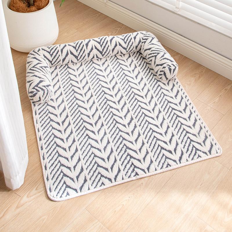 Premium Plush Non-Slip Pet Mat Thick Couch Sofa Bed for Cats Dogs Cozy Washable Dog Bed Cat Pad Pet Indoor Outdoor Travel Use