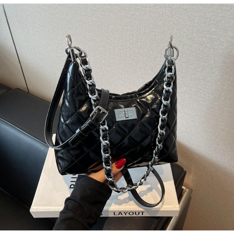 

Rhombus chain bag women s spring and summer new fashion niche shoulder messenger bag feeling bucket bag