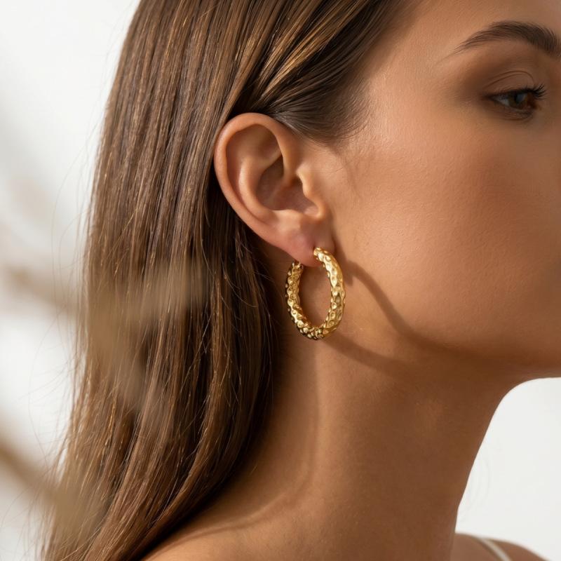 French light luxury earrings Gypsy earrings personalized water ripple geometric titanium steel non-fading round earrings