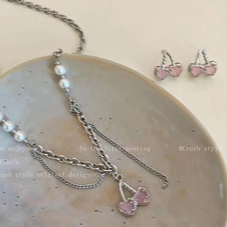Cherry Girl~ Pearl Metal Splicing Necklace Xia Tian Cool Wind Ins Spice Girl Earrings Light Luxury Niche Clavicle Chain