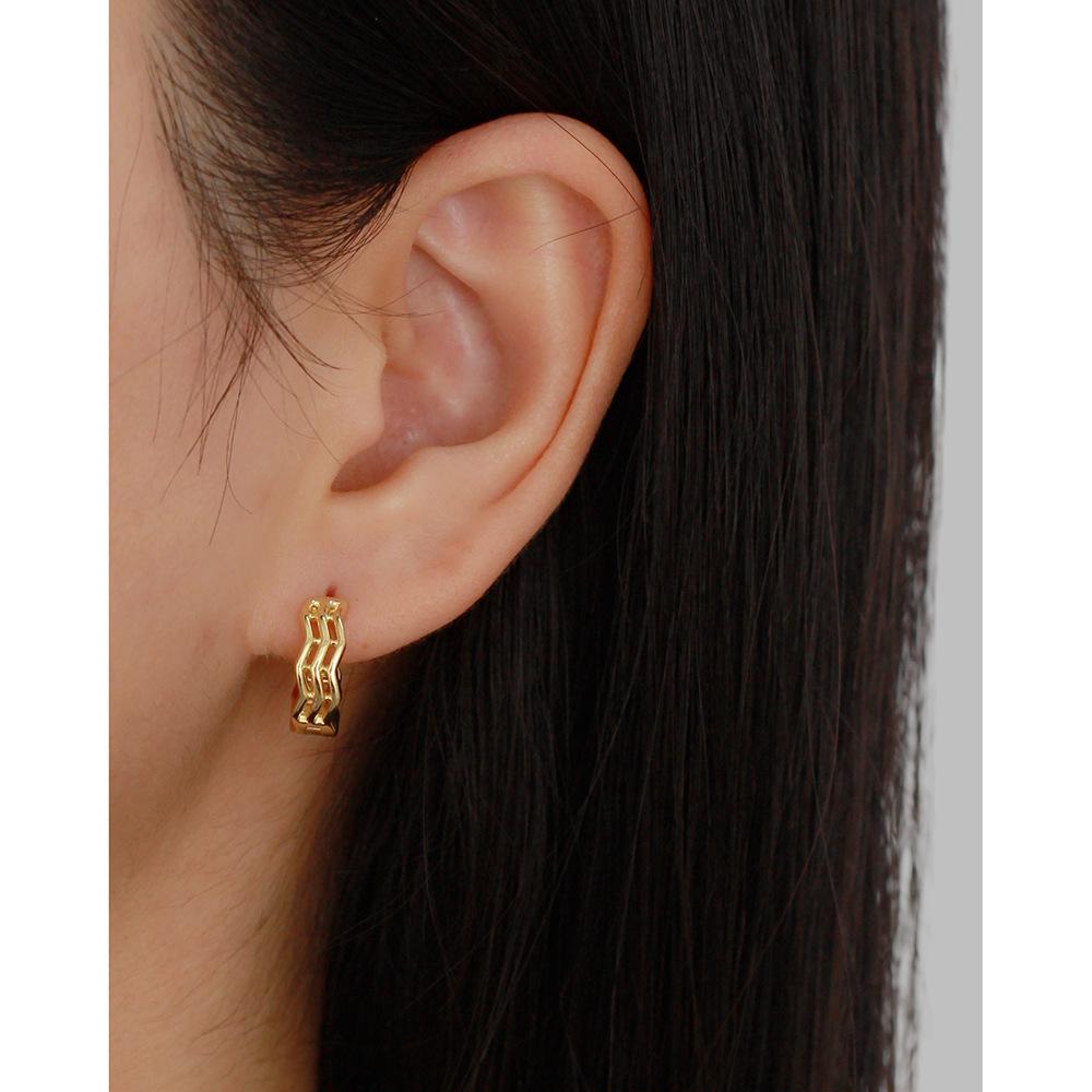 S925 Silver Wavy Cross Stud Earrings: Elegant, Versatile Design for Women