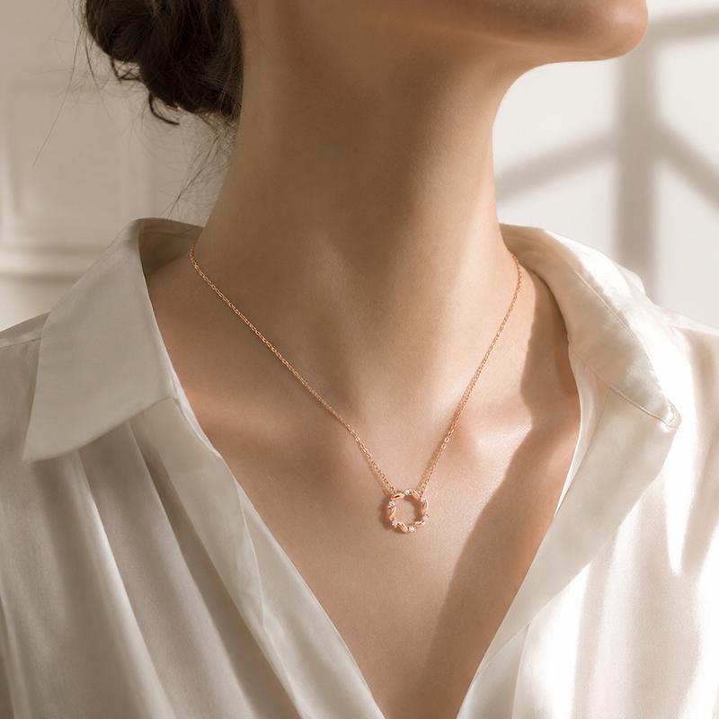 Dainty Rose Gold Circle Pendant Necklace with Cubic Zirconia Elegant Minimalist Pendant Jewelry Gift for Women
