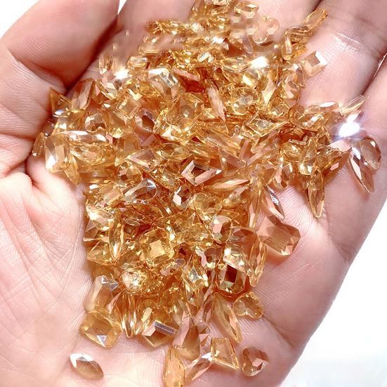 50ks/sáček Příslušenství pro manikúru s třpytivým 3D geometrickým tvarem nail art drahokamu