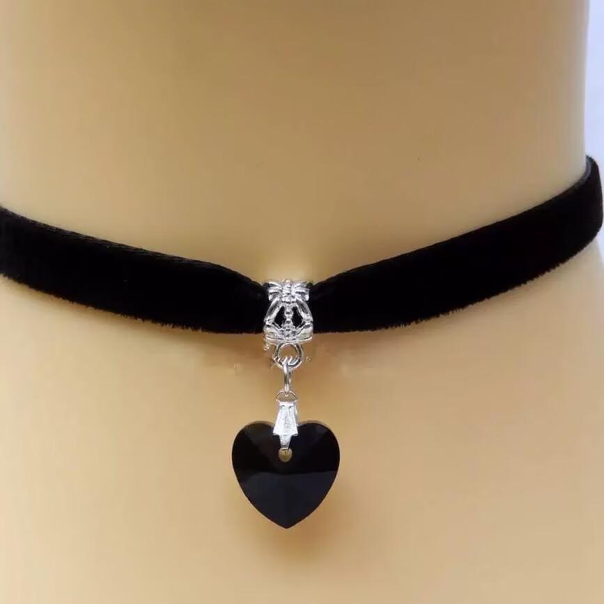 Retro Red Velvet Choker Necklace with Christmas Pendant and Sweet Love Charm