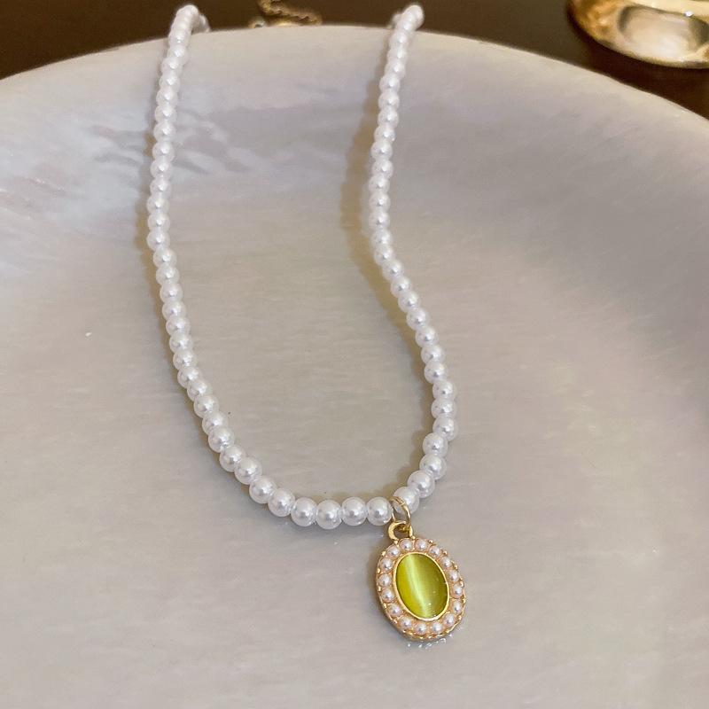 Butterfly Irregular Pearl Necklace Medieval Vintage Temperament Collarbone Chain Versatile High-end Jewelry