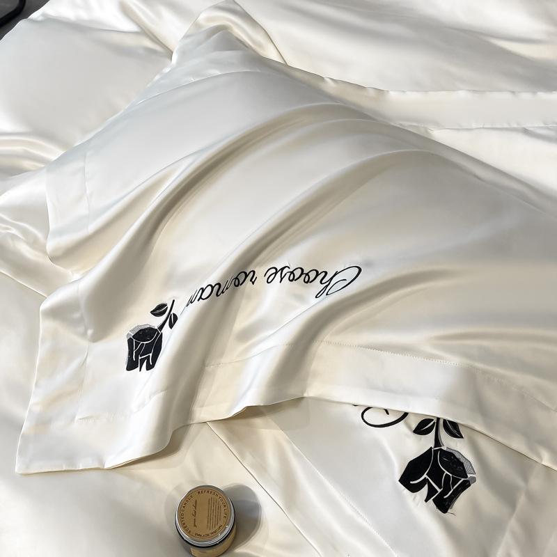 Neu Sommer Eis Seide Vier-Stück Set Einfarbig Einfache Gewaschen Seide Stickerei Bettwäsche