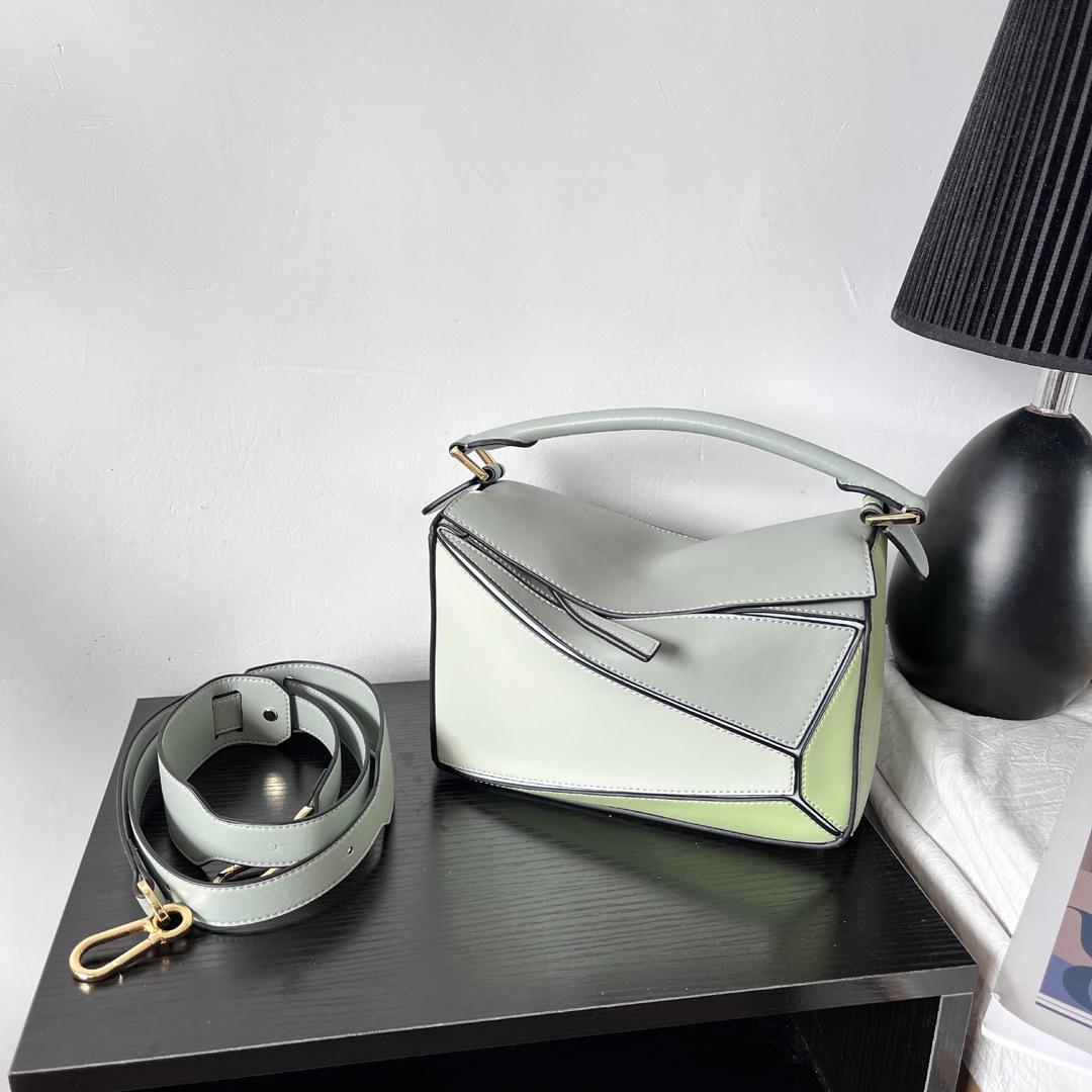 

Геометричная контрастная кожаная сумка - Женская мягкая сумка из коровьей кожи через плечо и мессенджер 2024 24x11x14 cm