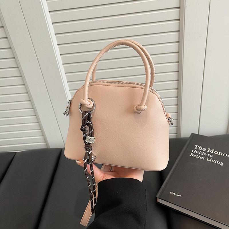 Niche light luxury portable shell bag women's new high-end retro fashion shoulder messenger bag