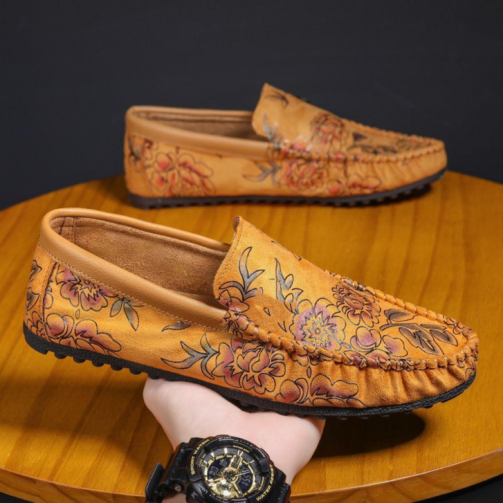 

New Shoes for Men Leather Casual Shoes Trend Flowers Print Driving Shoes Youth Slip-on Loafers Big Size 46 жёлтый