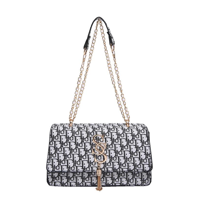 

Сумка женская с текстурированной кисточкой и буквами, новинка 2024 года, модная, универсальная, через плечо, подмышечная сумка, повседневная сумка