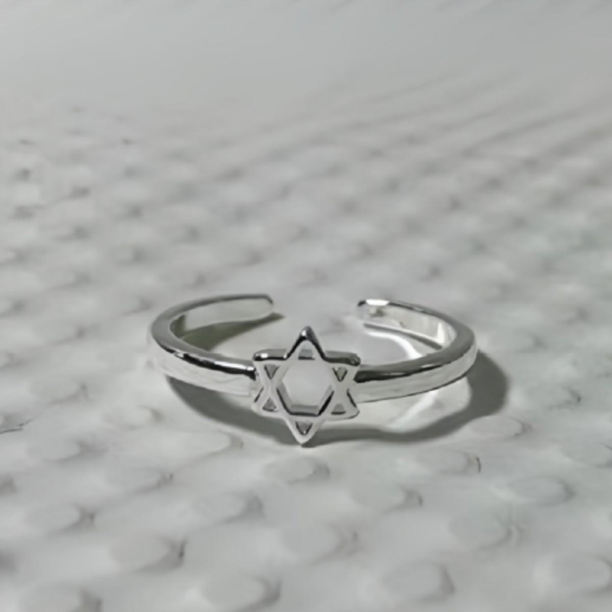 Fashionable Hexagram Open Ring with Sweet Creamy Style серебряный