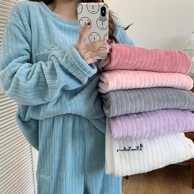 Set de pijamale din flanel cu dungi pentru femei - Pijama confortabilă din două piese din fleece coral pentru casă, toamnă și iarnă