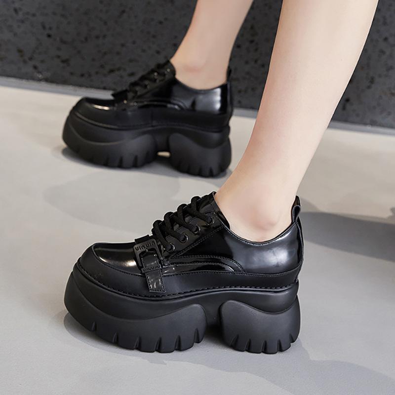 Plateau-Loafer Damen Frühling 2025 neu Muffin-Sohle kleine Innenabsatzerhöhung Damenschuhe vielseitig Britische kleine Lederschuhe