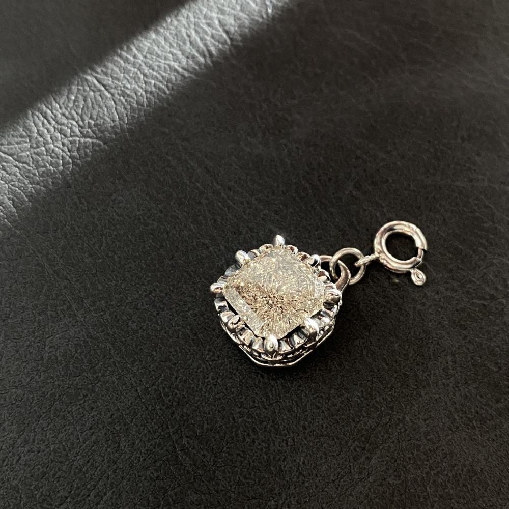 

Vintage Thai Silver Square Zircon Pendant Women Single Pendant Side Pendant Unique Design High End Fashion Trendy Brand