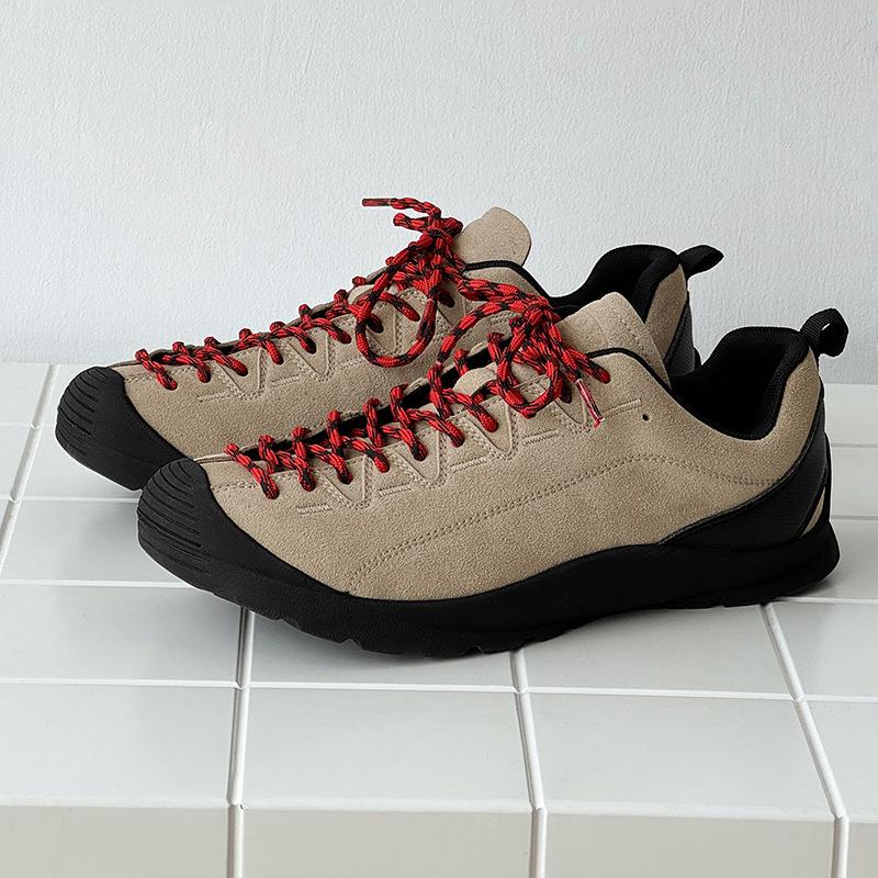 

Outdoor camping low-top sports and leisure shoes men and women couples travel lightweight mountaineering shoes waterproof and non-slip hiking shoes 44 сірий колір