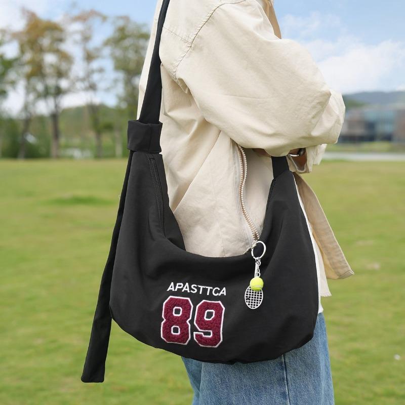 New Korean simple hand-carried dumpling bag fashion commuter messenger bag leisure sports contrasting color shoulder women s bag чёрный