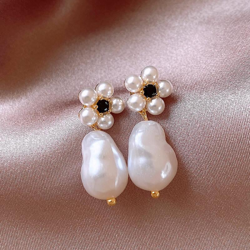 

Серьги-гвоздики с цирконом и жемчугом в форме сердца, французские ретро-серьги высокого класса, модные универсальные нишевые серьги в стиле легкой роскоши