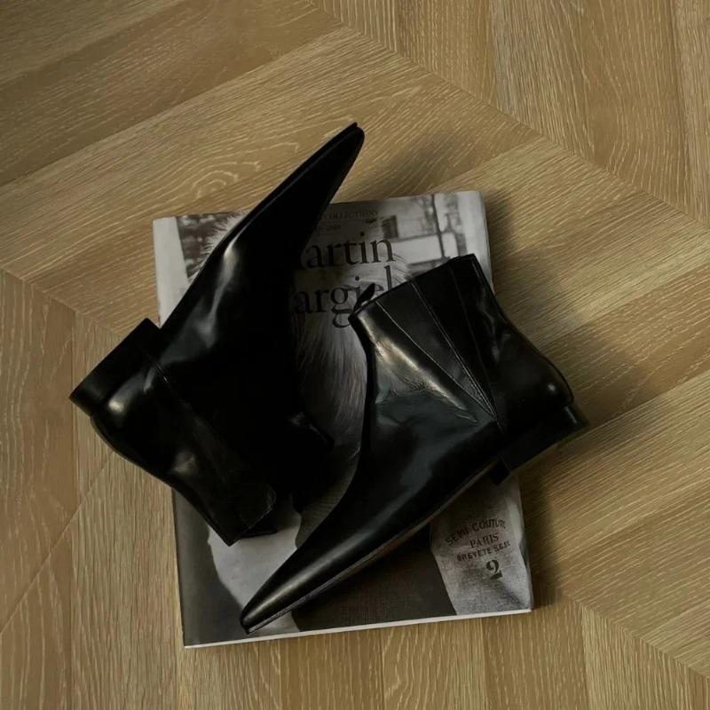 Fashion Retro Short Boots Women's Autumn/Winter Genuine Leather Pointed Chelsea Boots Womens Flat Bare shoes for Women Thin shoes Women