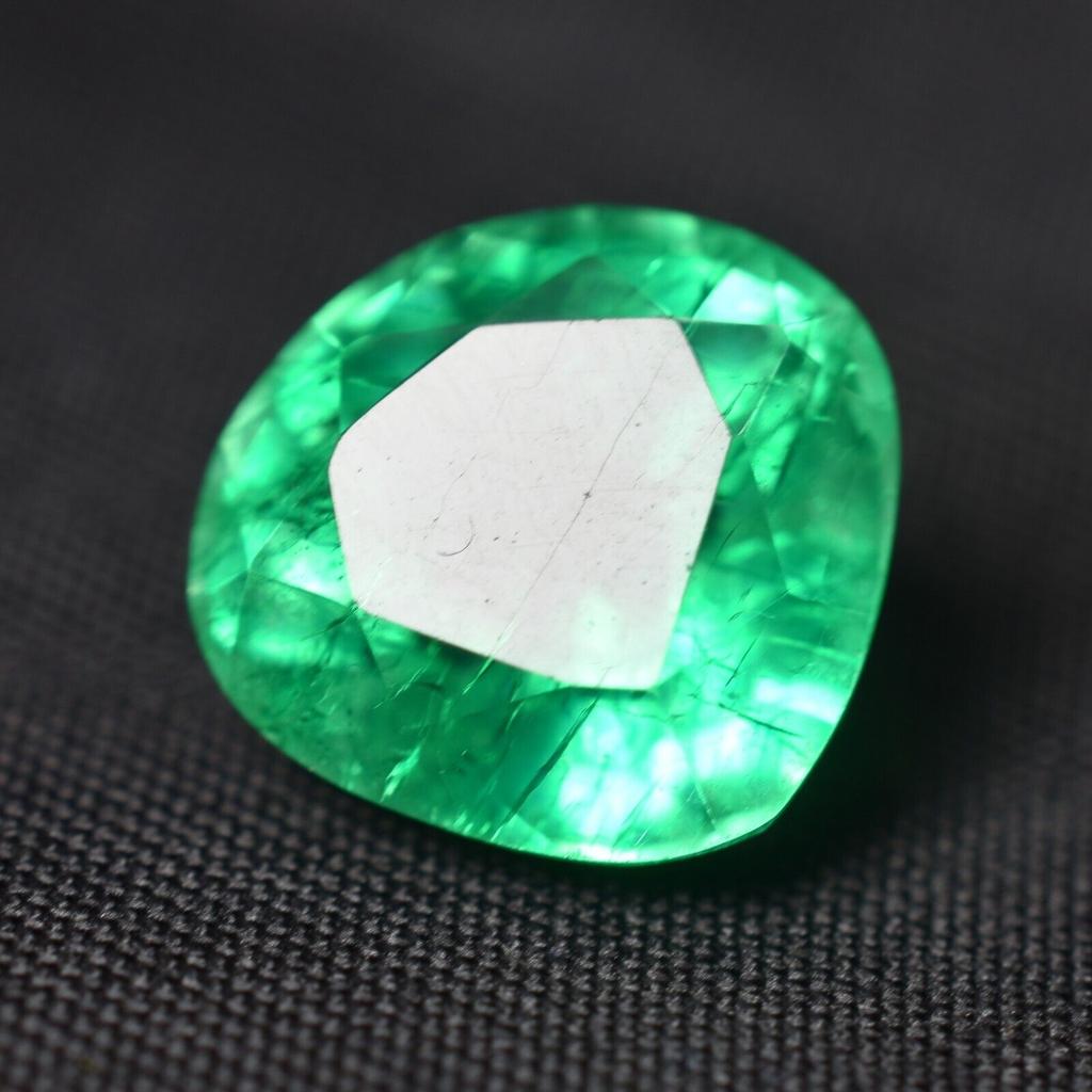 Natural Green Emerald Loose Gemstone 9.20 ct Pear Cut for Jewelry Making and Gem Collections