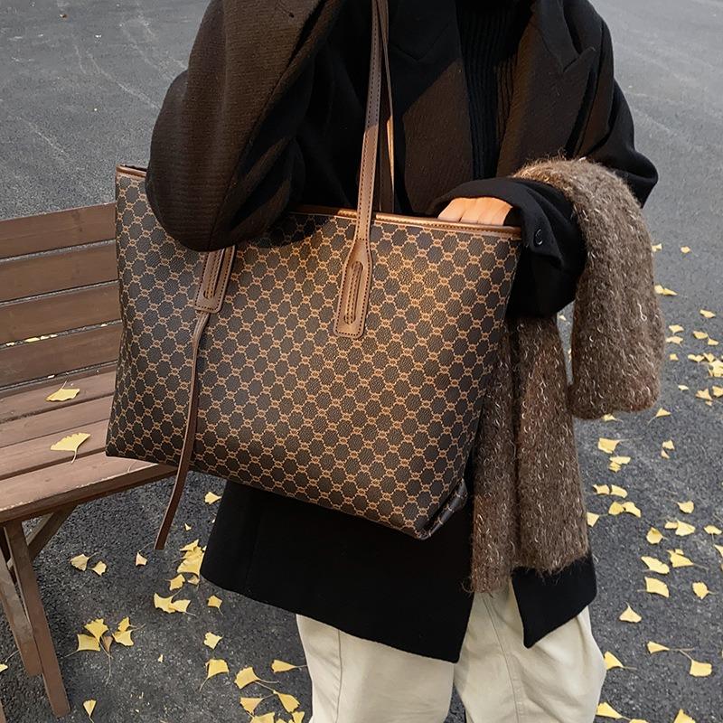 Large-capacity Bags Women's Autumn and Winter Versatile New Casual Shoulder Bags Are Now Popular Commuter Tote Bags