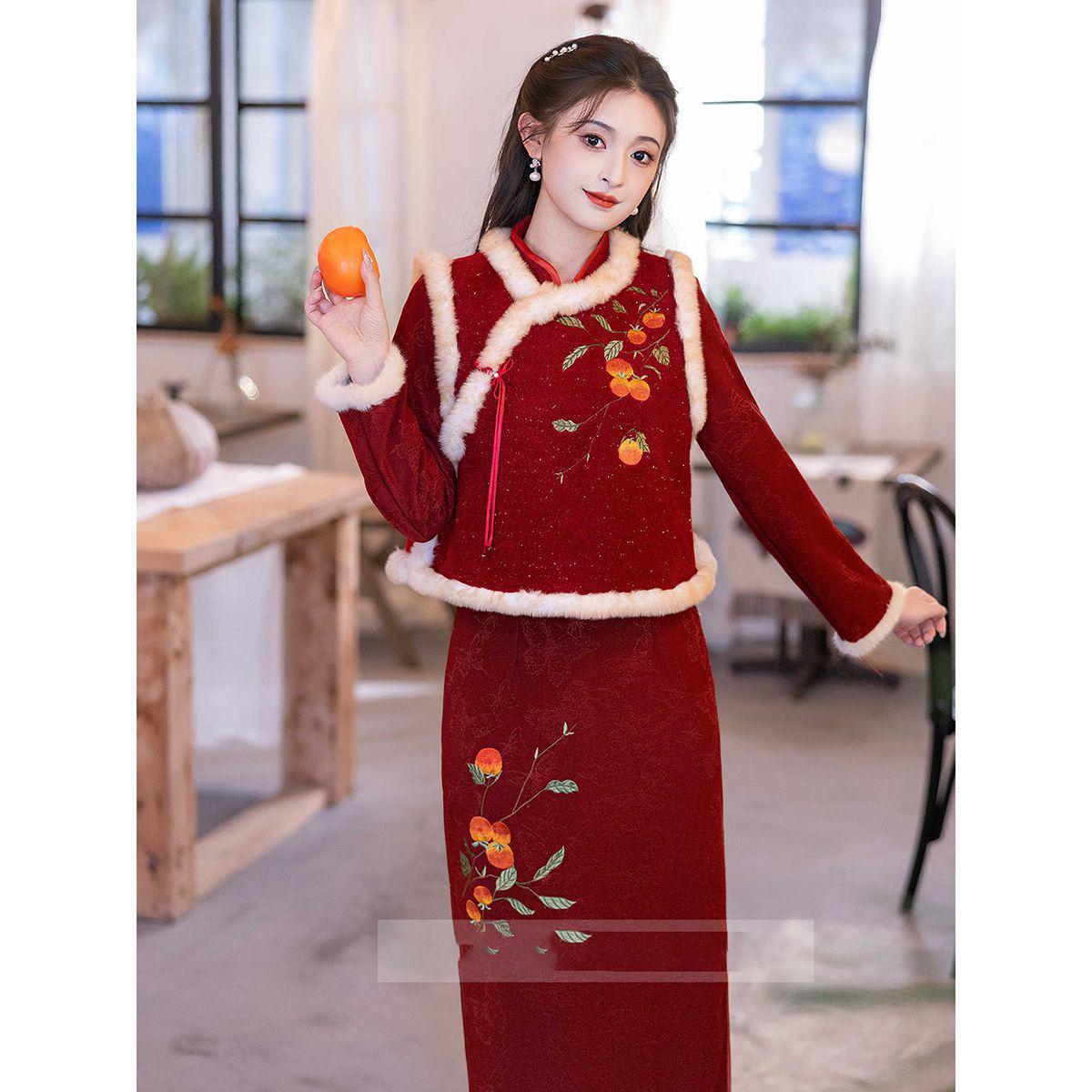 

Velvet-Enhanced Red Qipao Vest Set: Embroidered Chinese New Year Attire 2XL for 125-135 pounds