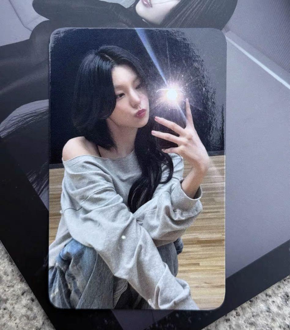 

[USED] ITZY Yeji solo Air Sanok pre-recorded limited trading card 2