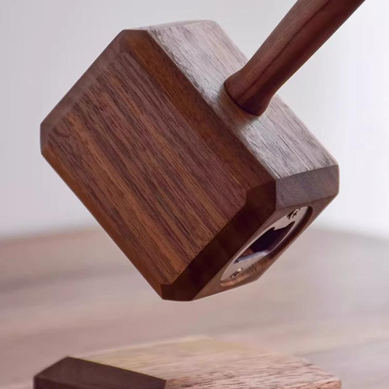 Hammare Kapsylöppnare Kreativ Hem Skrivbord Ornament Magnetisk Levitation Hammare Öl Dryck Rödvin Kapsylöppnare