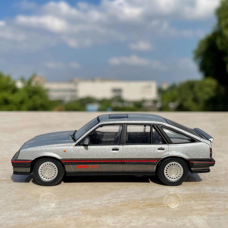 Großhandel Druckguss 1:43 Skala Opel MK2 Legierung Auto Modell Fertig Simulation Sammlung Dekoration Junge Geschenk Spielzeug Statische Anzeige