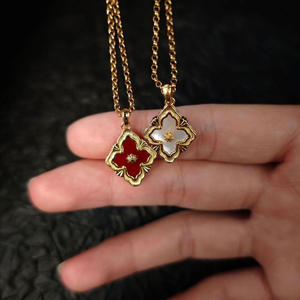 Italian Brushed Craftsmanship Retro Court Style Bratti White Fritillary Four-Leaf Clover Necklace Female Onyx Collarbone Chain
