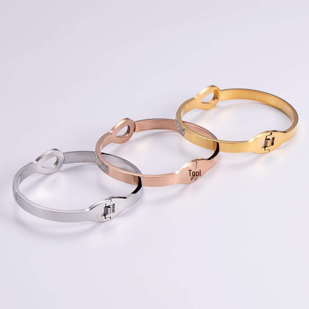 European & American Christmas Holiday Bracelet - Super Flash Goddess Gift Accessory