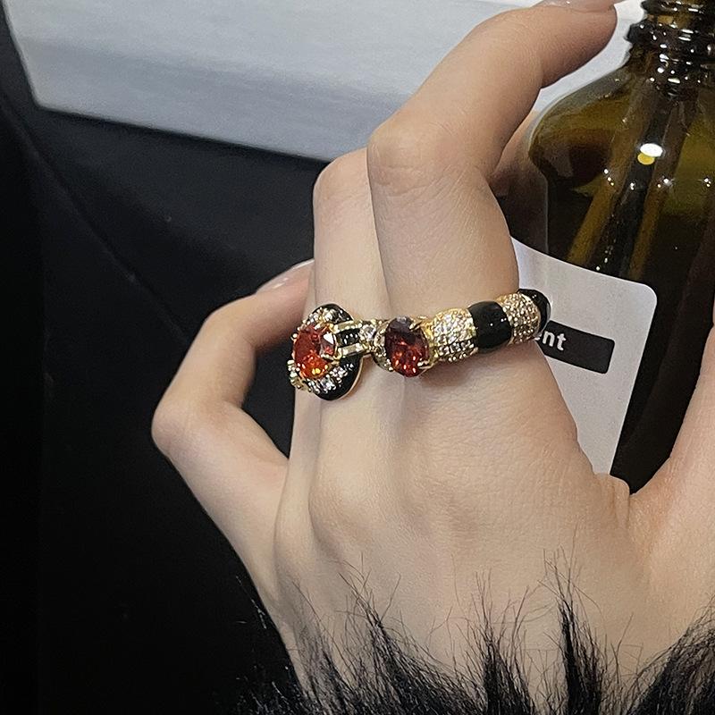 Vintage Medieval Open Ring High-End Light Luxury Set French Retro Heavy Industry Gold Antique Ring Women