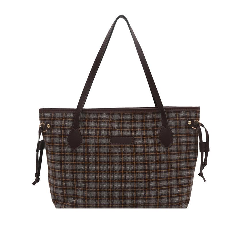 Premium sense large capacity bucket armpit bag Korean niche autumn and winter fashion shoulder bag woolen plaid tote bag