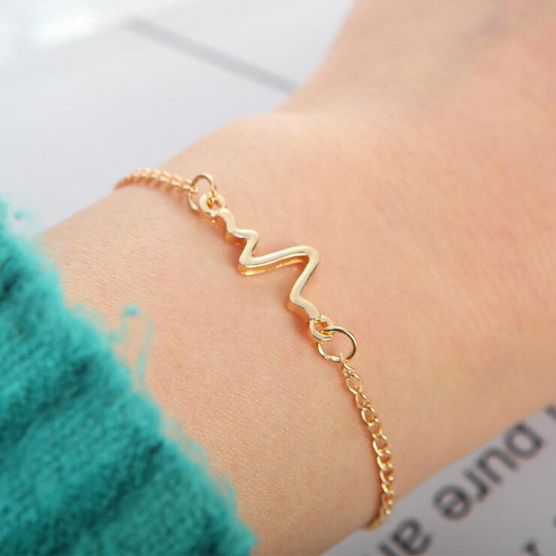 Personality Charm Women's Bracelet Heart Shape Bracelet Silver Color Alloy Girls Korean Sweet Cute Jewelry pulseras mujer moda