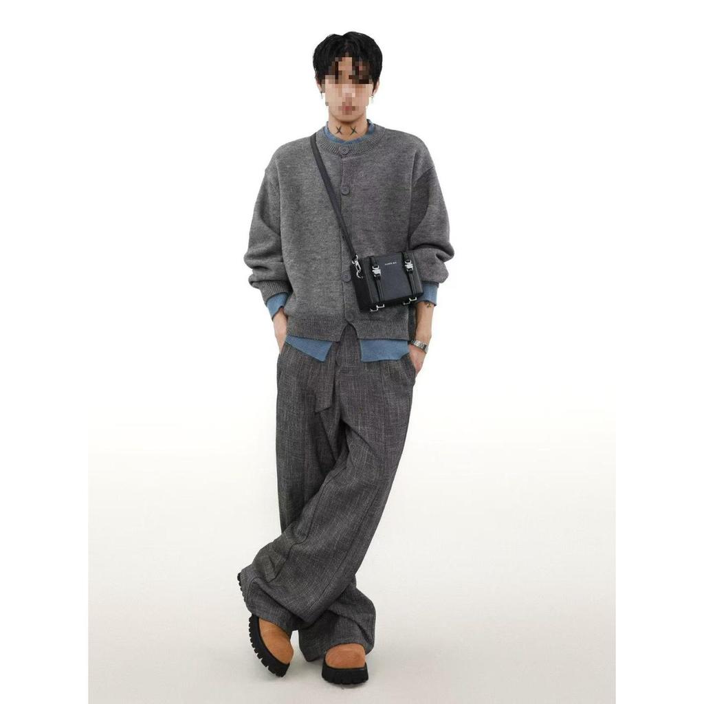 Unisex Retro Academy Style Faux Two-Piece Cardigan for Autumn/Winter - Relaxed Knitwear Trend.
