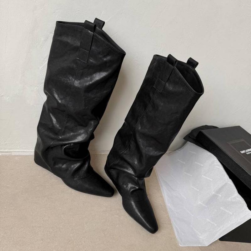 Autumn and winter women's leather boots leather large size women's boots comfortable European and American high boots new middle heel pointed Martin 