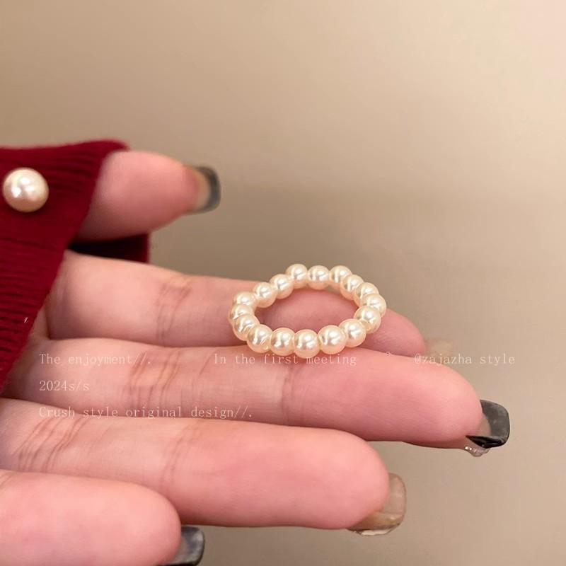 

Velvet Pearl Ring - Elegant and Sweet Women s Finger Ring with A Small and Exclusive High-end Feel. Pearl elasticity