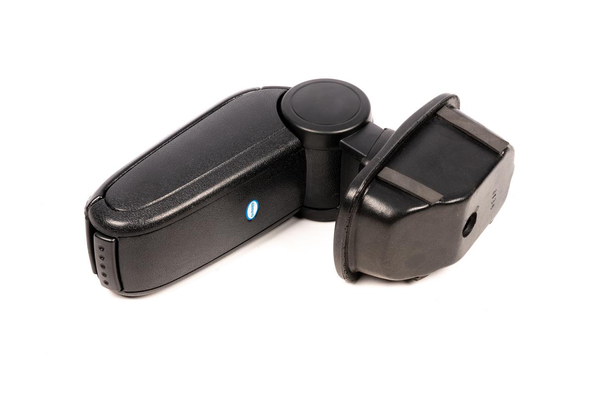 

Подлокотник (черный) для Peugeot 308 2007-2013 гг