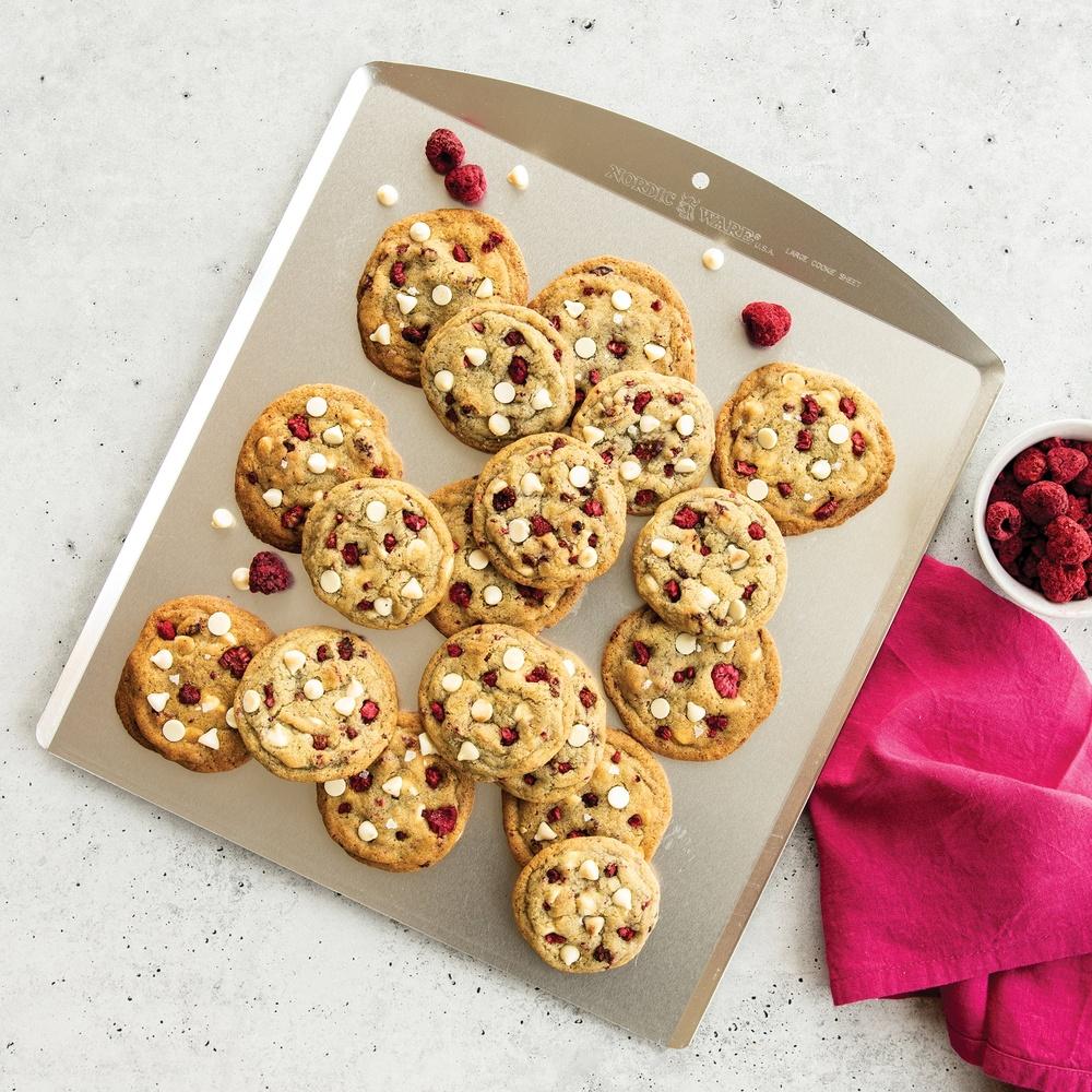 Insulated Baking Sheet Pan Aluminum Durable Double-Walled Cookie Tray Even Heat Distribution Ideal Cookies Breads Savory Foods