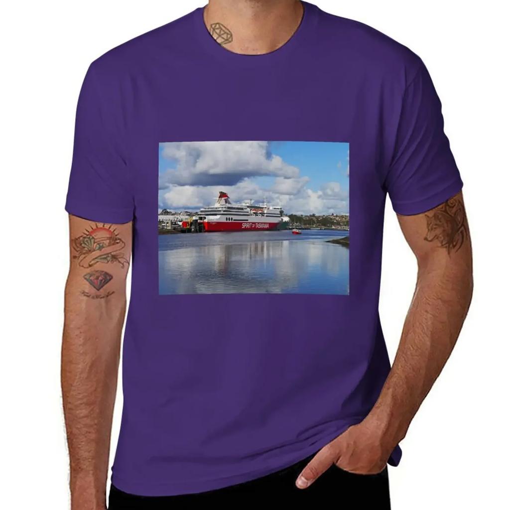 Spirit of Tasmania 11, Devonport, Tasmania, Australia T-Shirt summer clothes customs sweat Short sleeve tee men