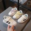 Kinder kleine weiße Schuhe 2025 Herbst neue Mädchen Shell Head Casual Board Schuhe weiche Sohle Jungen Sportschuhe Babyschuhe