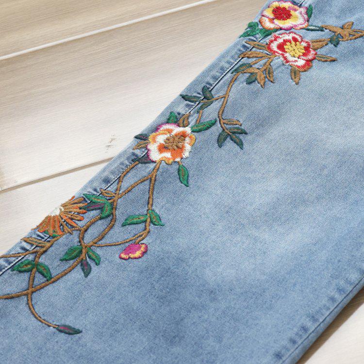 2025 Spring/Summer Artistic Embroidered Casual Wide-Leg Cropped Jeans