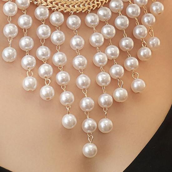 Boho Kunstperlen Choker Damen Halskette mit klobigen runden Kunstperlen Quasten Große Perlen Statement Kragenhalskette für Partys Hochzeiten Versammlungen